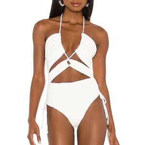 Devon Windsor Faye Full Piece White Medium